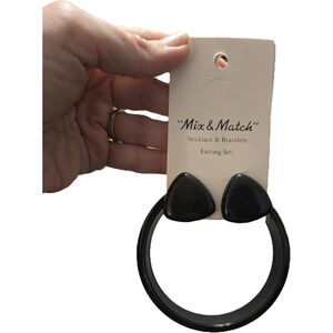 "Mix & Match" Jewelry Set: Necklace, Bracelets & Earrings — Made in Hong Kong